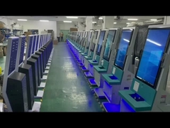 CE ใบชําระเงินทางการแพทย์ จอสัมผัส คิโอสก์บริการตนเอง 32 นิ้ว โรงพยาบาล เช็คอิน คิโอสก์