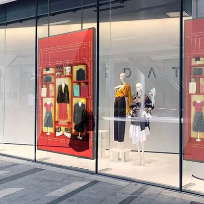 55 นิ้ว 16:9 ความสว่างสูง วิดีโอเพลย์ โฆษณาจอ LCD สําหรับหน้าต่างร้านค้า